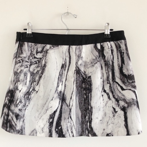 ZARA Marble Asymmetric Zip Mini Skirt Size Large - Picture 2 of 5